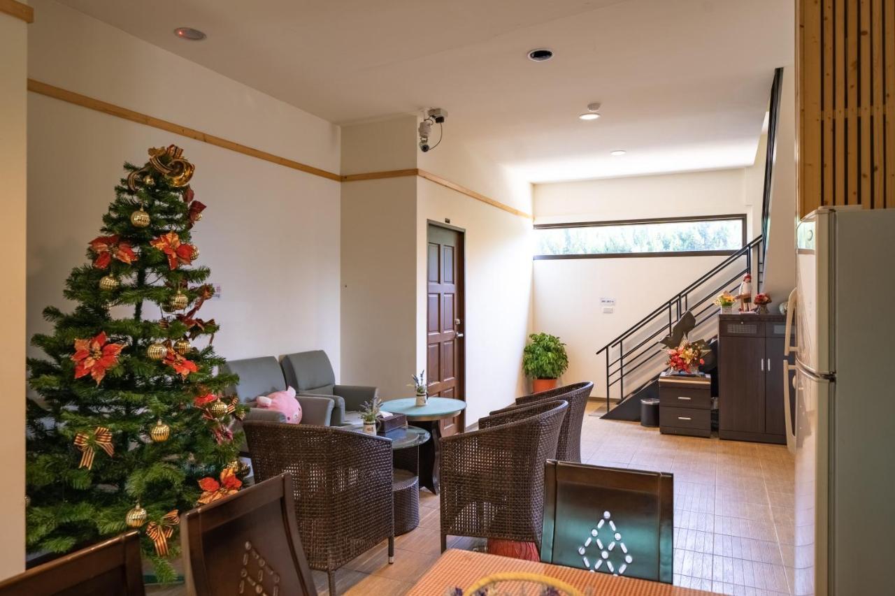 Hua Mu Xing Jing B&B Renai Exterior photo