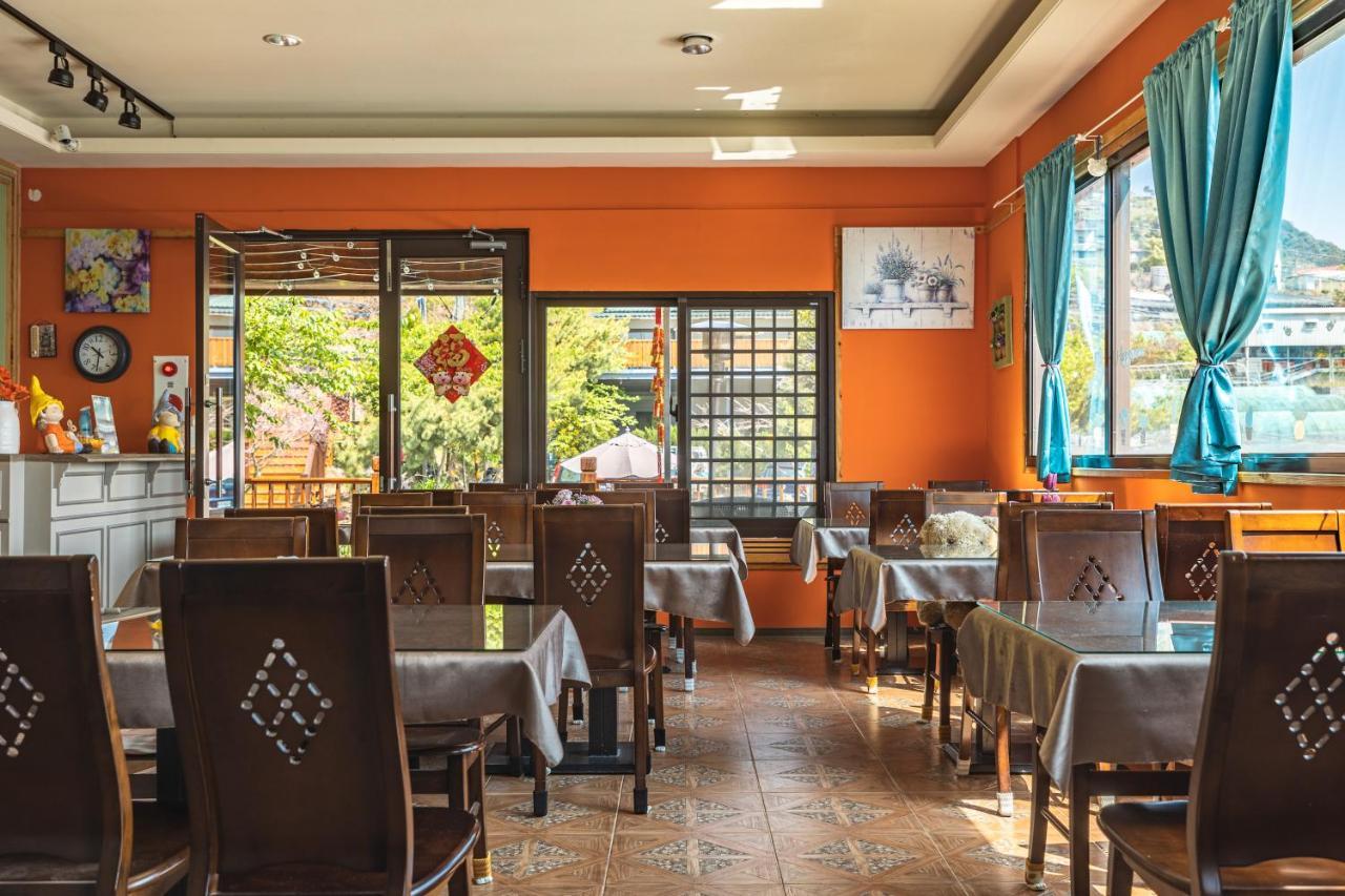 Hua Mu Xing Jing B&B Renai Exterior photo