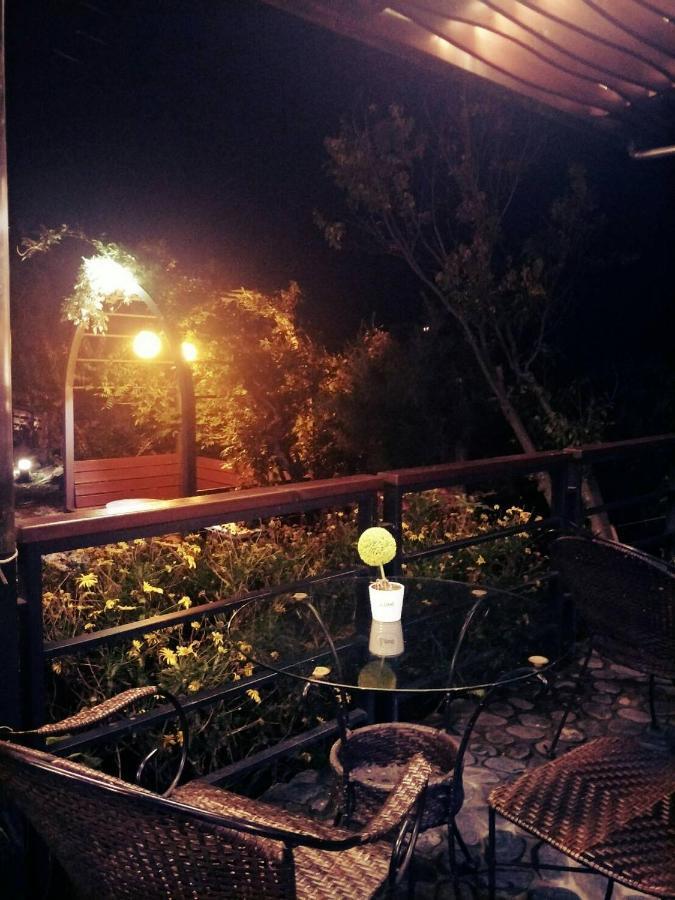 Hua Mu Xing Jing B&B Renai Exterior photo